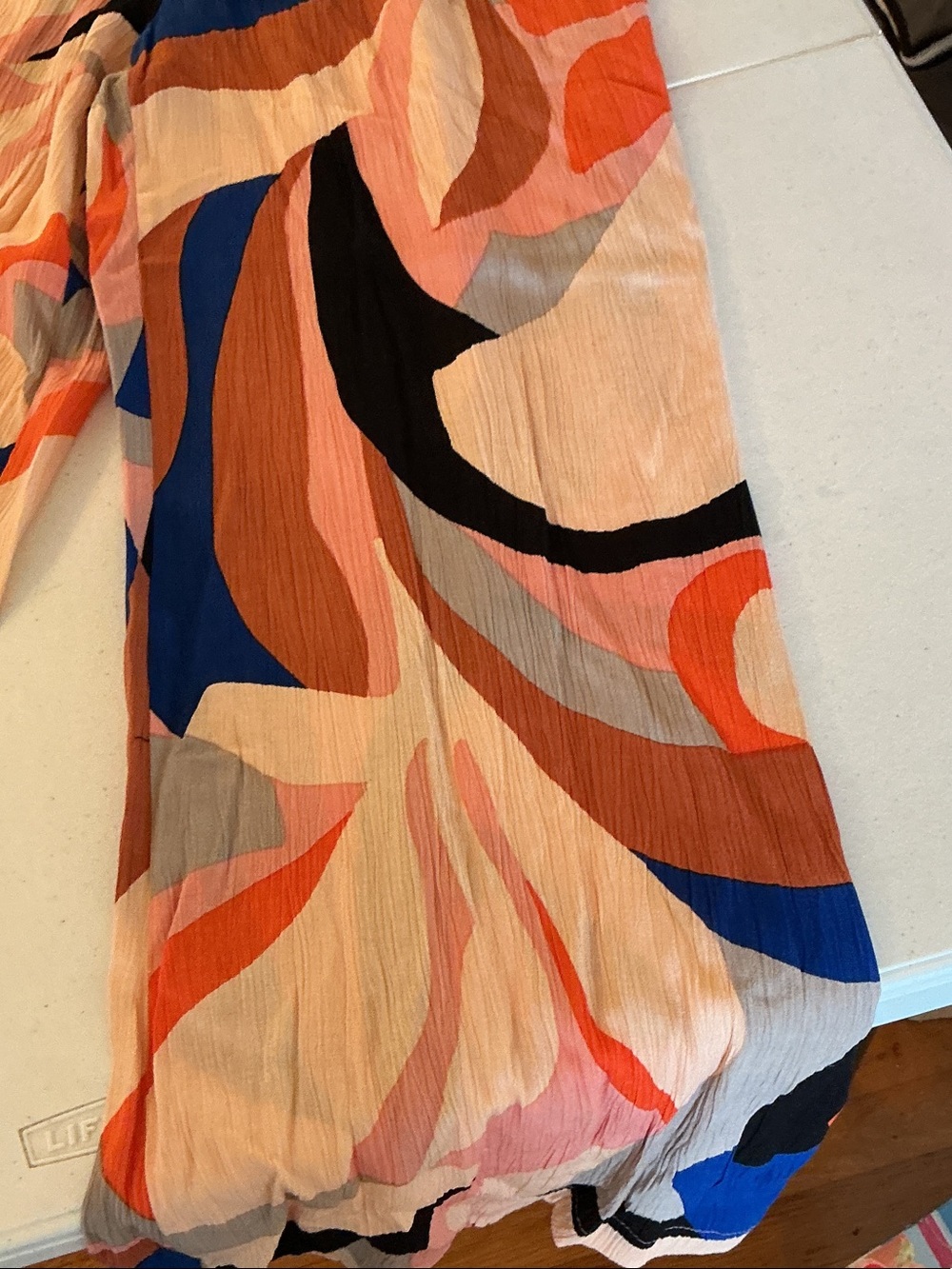 Flowy Wide-Leg Printed Pants in Multicolor - Picture 2 of 8